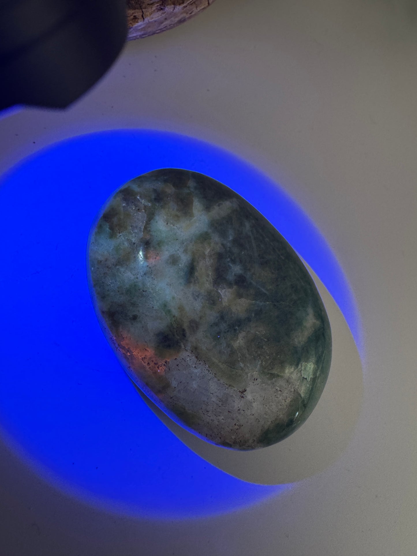 Hackmanite Sodalite Palm Stone