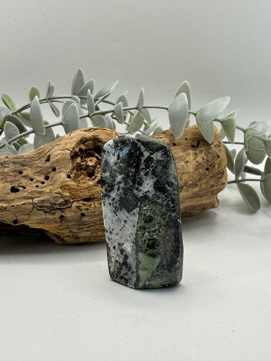 Diopside Freeform