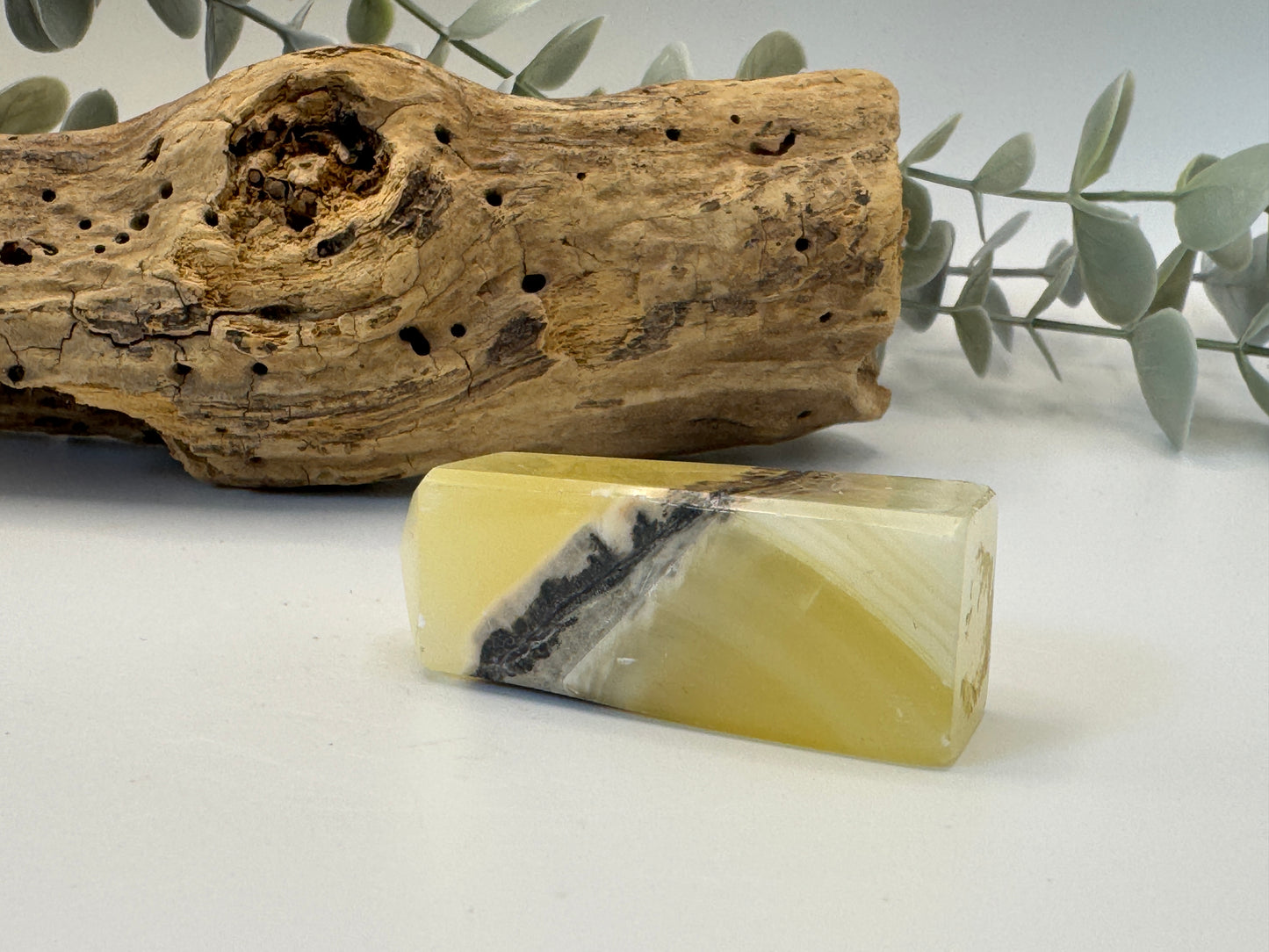 Lemon Calcite Tower