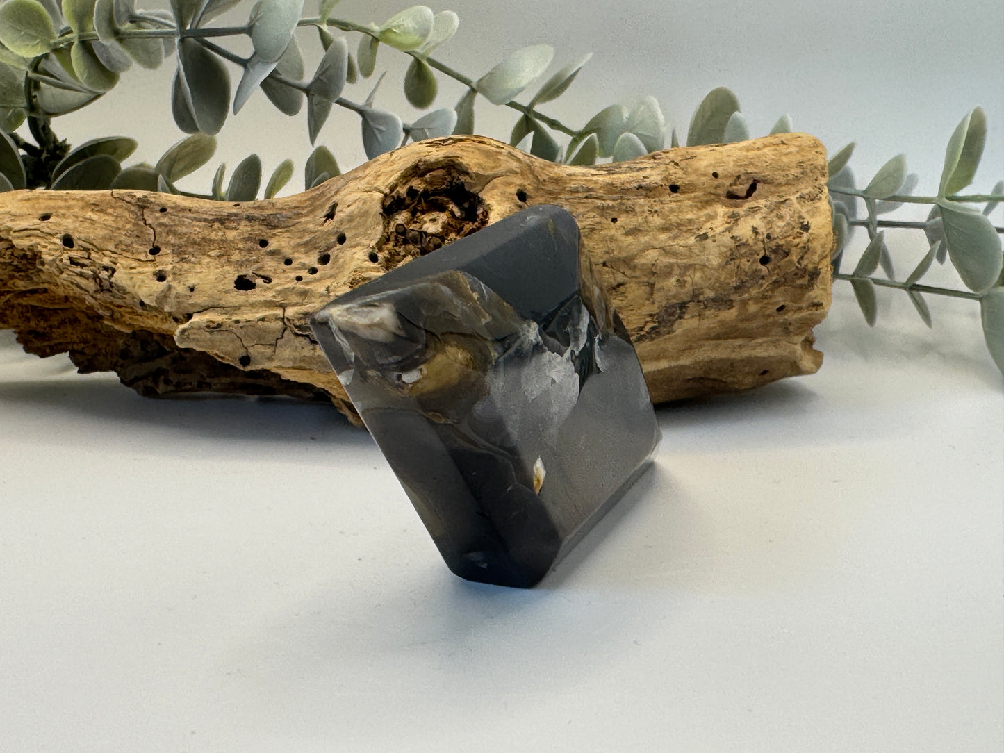 Volcanic Agate Rhombus
