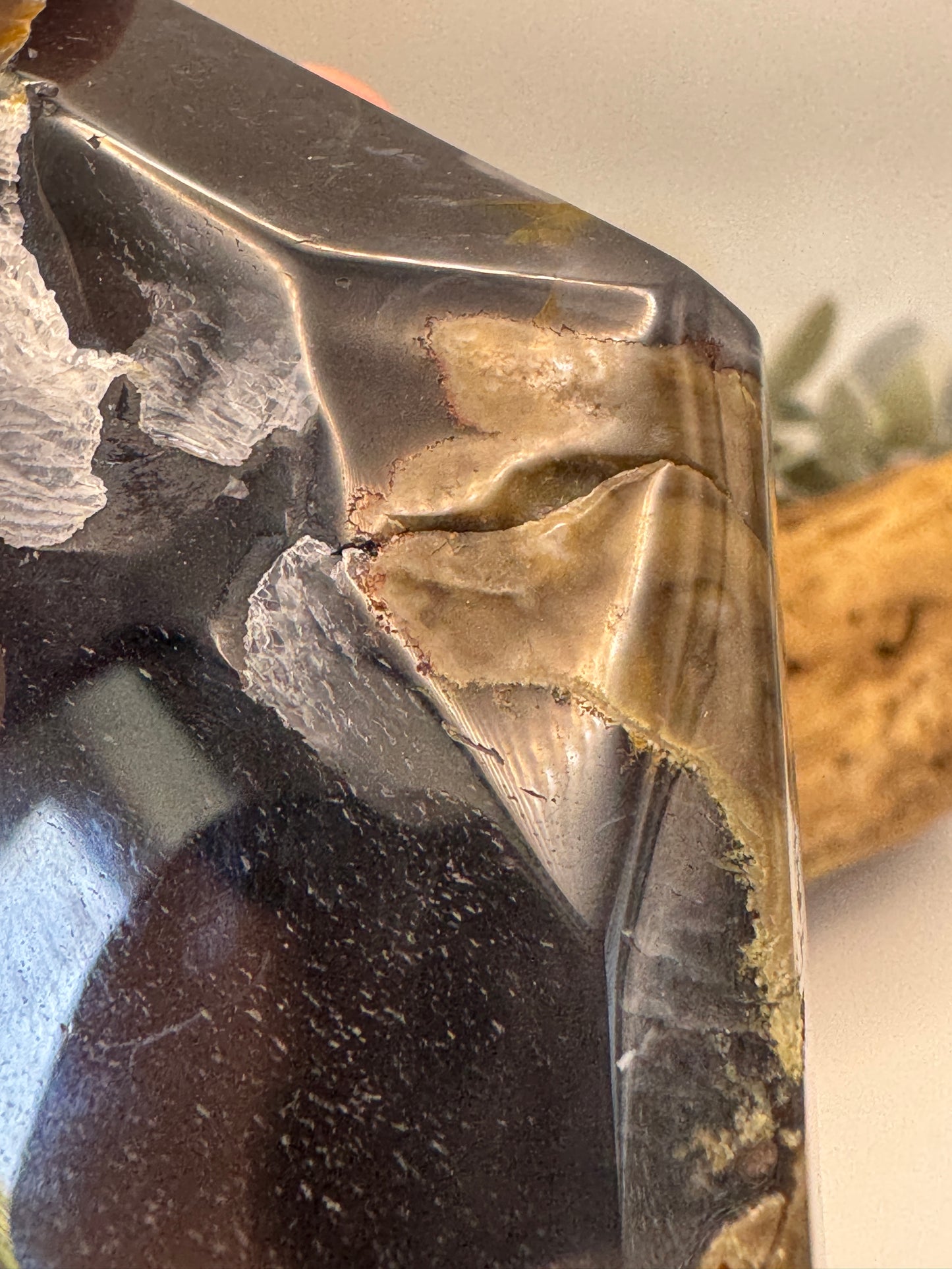 Volcanic Agate Rhombus