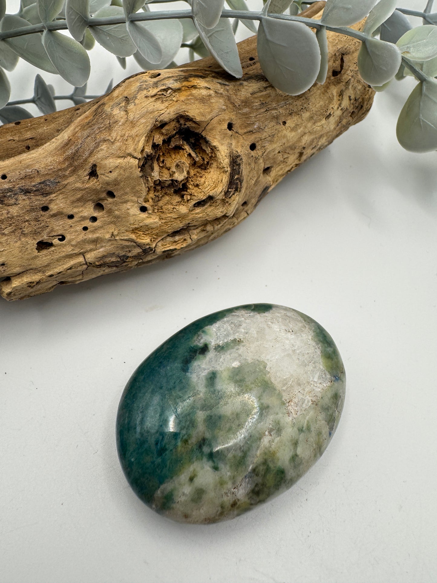 Hackmanite Sodalite Palm Stone