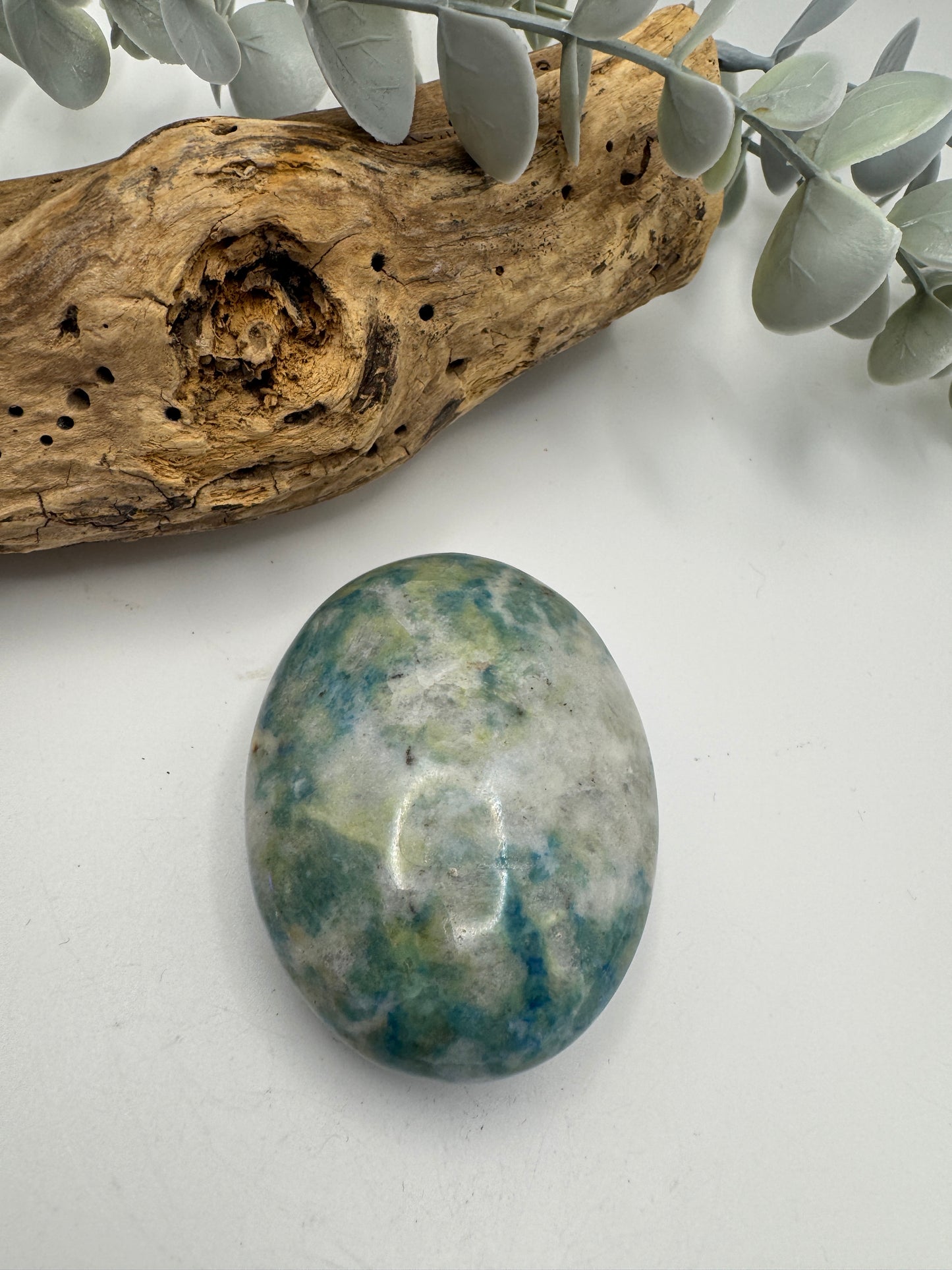 Hackmanite Sodalite Palm Stone